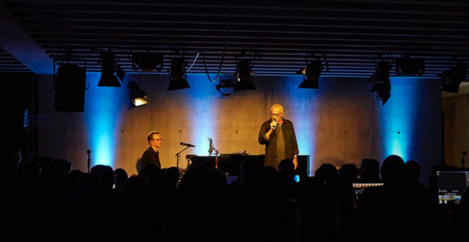 <p>Live im Comu:<br>Konstantin Wecker</p>
